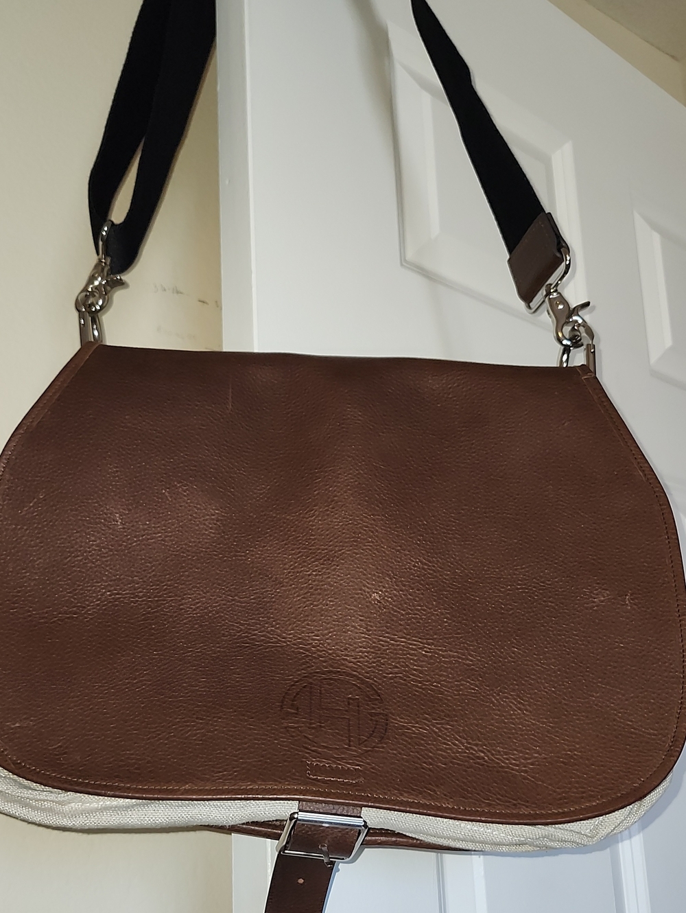 Brown Italian Leather Messenger Bag with Adjustable Strap